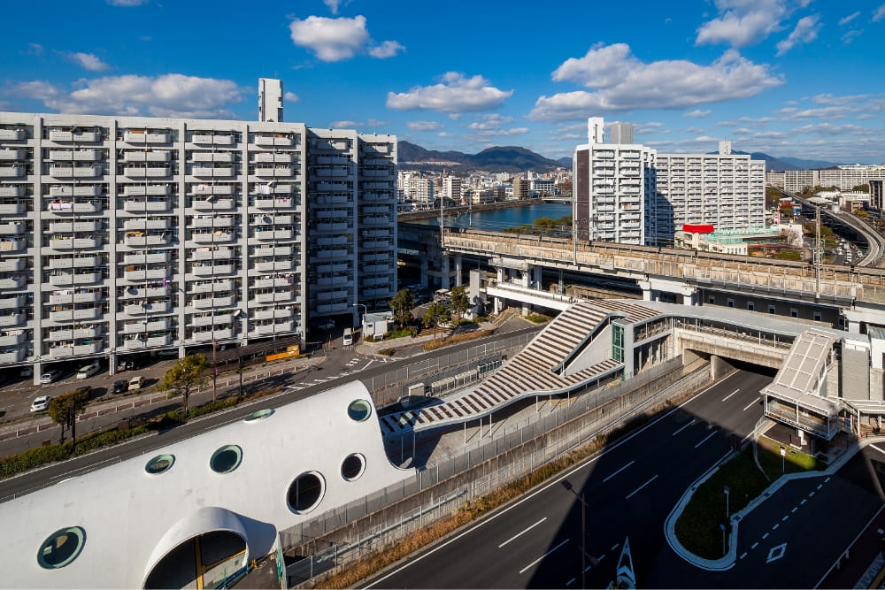 新白島駅連絡線連絡通路上屋新設工事